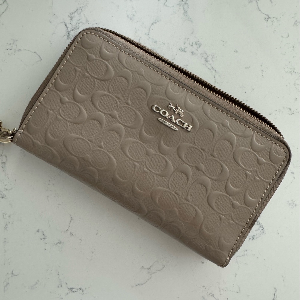 Coach Signature Embossed Leather Zip-Around Wristlet Wallet – Taupe – Pre-Owned